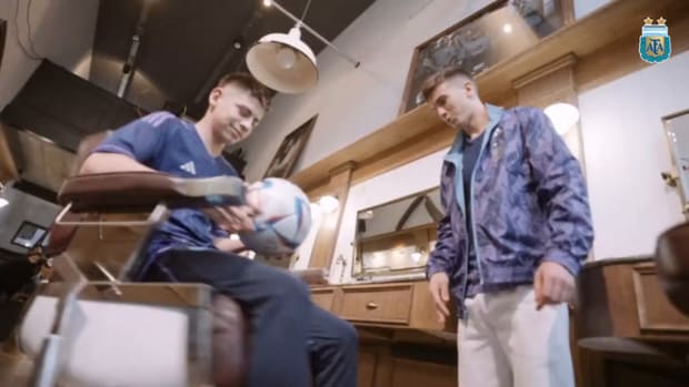 Argentina unveil new alternative kit